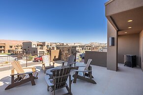 Red Rock & Turned Wood Escape