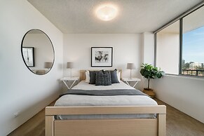 Bright And Sunny Studio Apartment