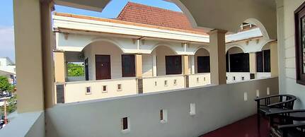 Mangkuyudan Hotel Solo