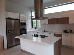 Areeca Mahogany Zone