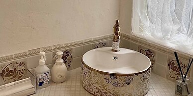 Gallery Hara & Guest House