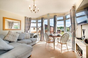 Stunning 3-bed Hot Tub Lodge, Northumberland