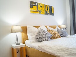 Beautiful 2BR - 12 min from Downtown