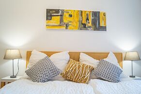 Beautiful 2BR - 12 min from Downtown