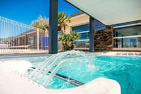 M&V Resort
