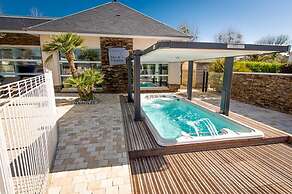 M&V Resort