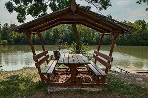 Antal-tavi Fogadó és Horgászparadicsom