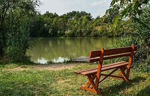 Antal-tavi Fogadó és Horgászparadicsom