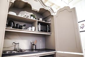 Art Apartment Black & White