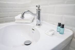 Art Apartment Black & White