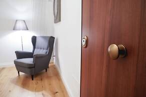 Art Apartment Black & White