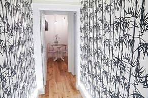 Art Apartment Black & White