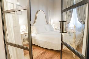 Art Apartment Black & White