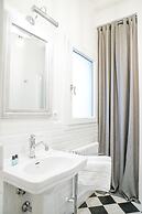 Art Apartment Black & White