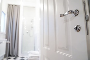 Art Apartment Black & White