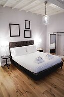 Art Apartment Black & White