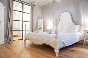 Art Apartment Black & White