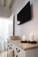 Art Apartment Black & White