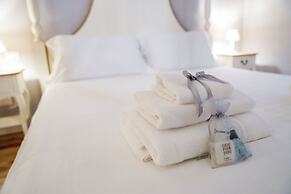 Art Apartment Black & White