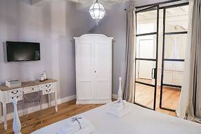 Art Apartment Black & White