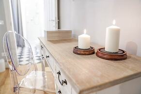 Art Apartment Black & White