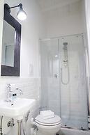 Art Apartment Black & White