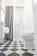 Art Apartment Black & White