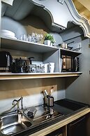 Art Apartment Black & White