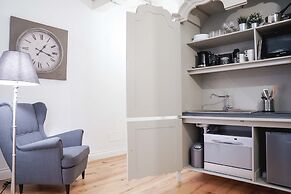 Art Apartment Black & White