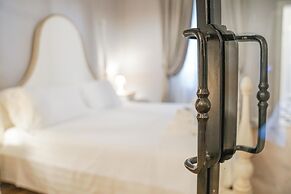 Art Apartment Black & White