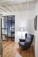 Art Apartment Black & White