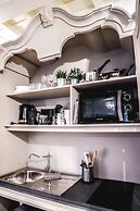 Art Apartment Black & White