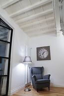 Art Apartment Black & White