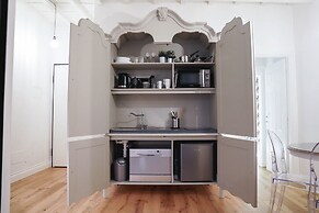 Art Apartment Black & White