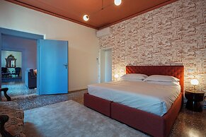 The Arsenal Large Apartment