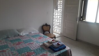 Confortable Suite in a Cozy House Excelent Location and Transport Aces