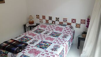 Confortable Suite in a Cozy House Excelent Location and Transport Aces