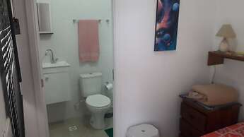 Confortable Suite in a Cozy House Excelent Location and Transport Aces