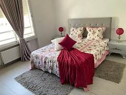 Cosy Flat for Your Honeymoon