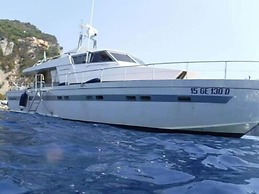 Akhir Cruise Charter