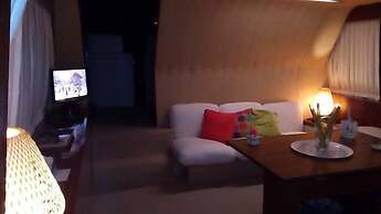 Akhir Cruise Charter