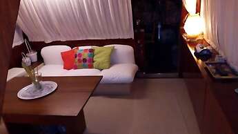 Akhir Cruise Charter