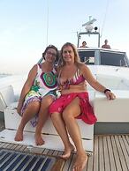 Akhir Cruise Charter