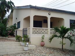 Nimohs' Holiday Home Mccarthy Hill Accra-ghana With Acs