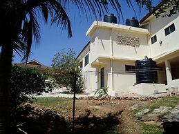Nimohs' Holiday Home Mccarthy Hill Accra-ghana With Acs