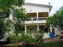 Nimohs' Holiday Home Mccarthy Hill Accra-ghana With Acs
