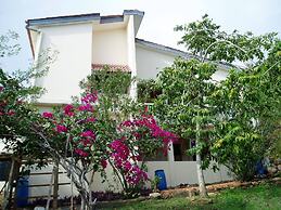 Nimohs' Holiday Home Mccarthy Hill Accra-ghana With Acs