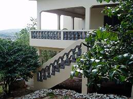 Nimohs' Holiday Home Mccarthy Hill Accra-ghana With Acs