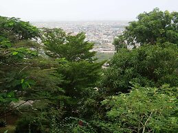 Nimohs' Holiday Home Mccarthy Hill Accra-ghana With Acs