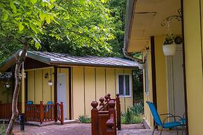 Comfortable Bungalow for two in the Heart of the Forest